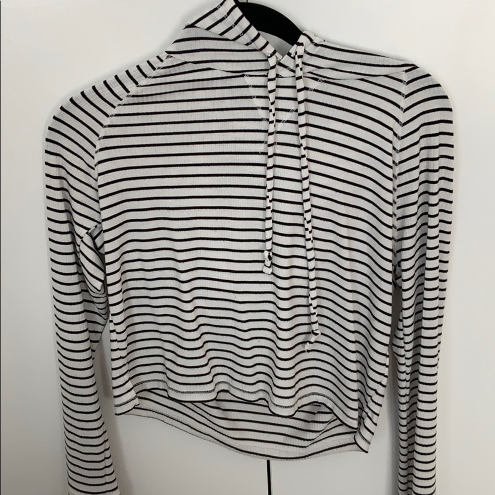 Black and White long sleeve top